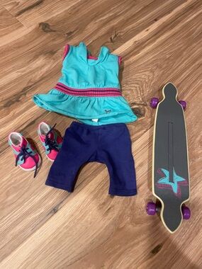 American Girl Doll skateboard set outfit WITH skateboard